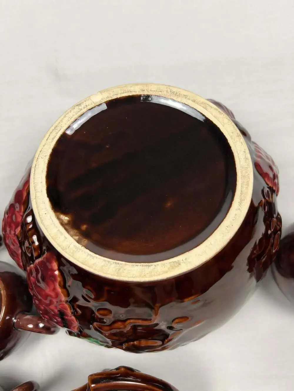 Vintage Japanese Redware Moriage Grape and Leaf Bean Pot Set with 6 Cups